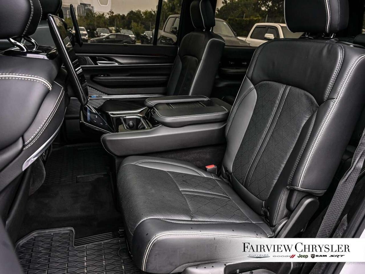 2023 Jeep Grand Wagoneer Series II Obsidian 4x4 6.4L HEMI   OBSIDIAN   SUNROOF   DUAL REAR SCREENS   LEATHER   NAVIGATION   APPLE CARPLAY Photo