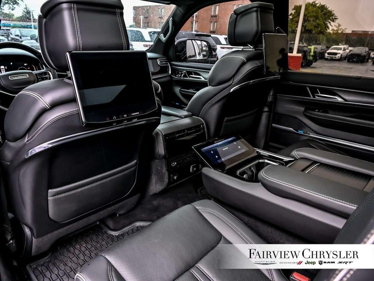 2023 Jeep Grand Wagoneer Series II Obsidian 4x4 6.4L HEMI   OBSIDIAN   SUNROOF   DUAL REAR SCREENS   LEATHER   NAVIGATION   APPLE CARPLAY Photo