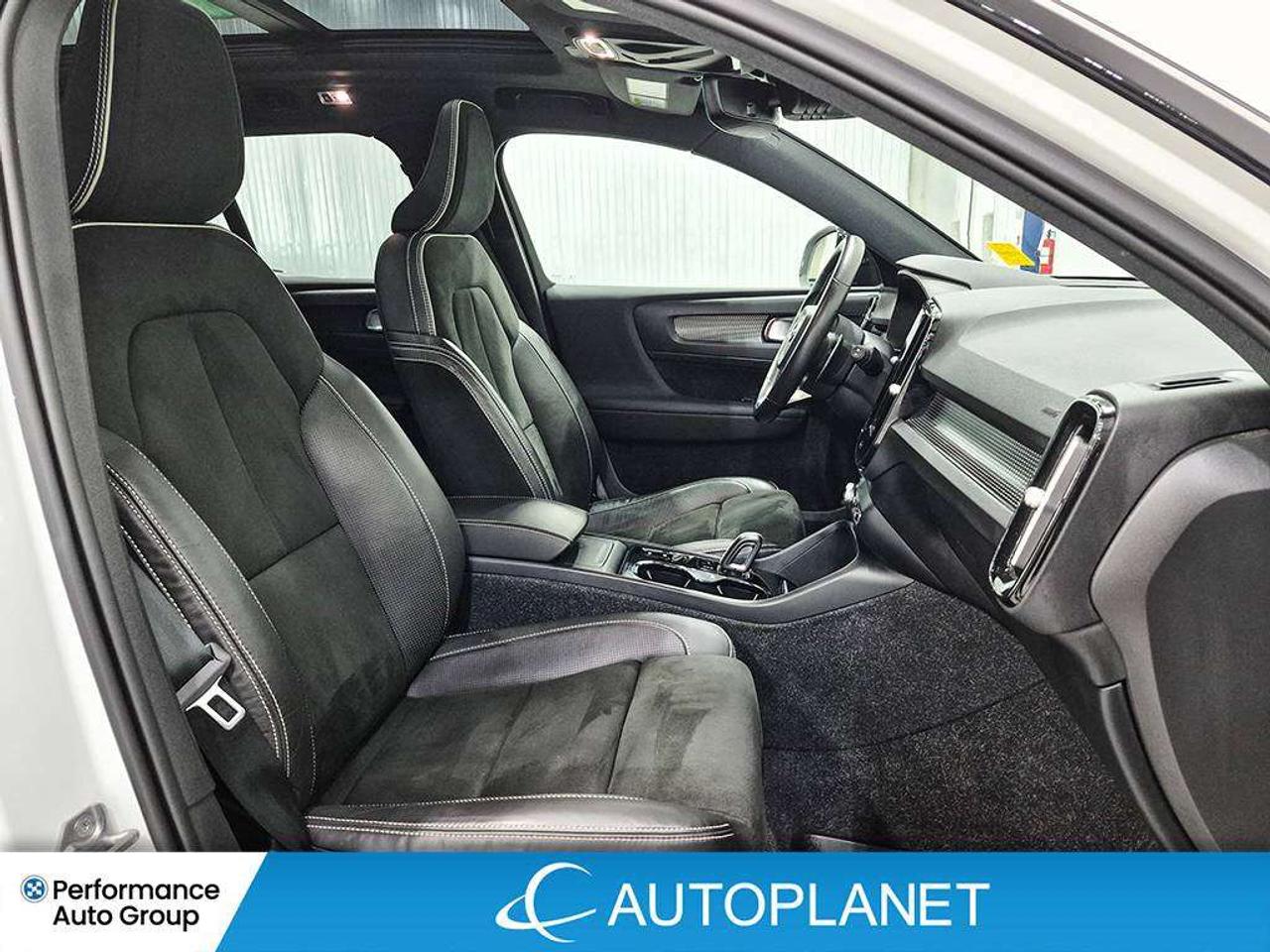 2020 Volvo XC40 R-Design AWD, Pano Roof, Apple CarPlay,Back Up Cam Photo