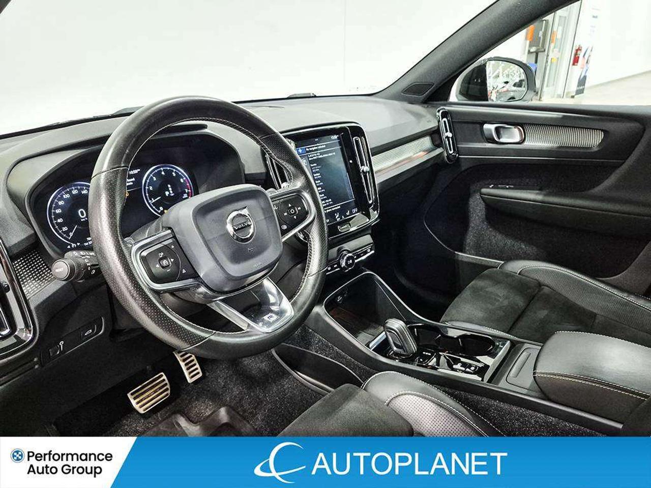2020 Volvo XC40 R-Design AWD, Pano Roof, Apple CarPlay,Back Up Cam Photo