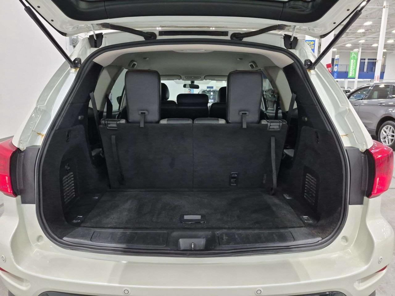 2019 Nissan Pathfinder SV Rockcreek AWD, 7-Seater, Navi, Back Up Cam! Photo
