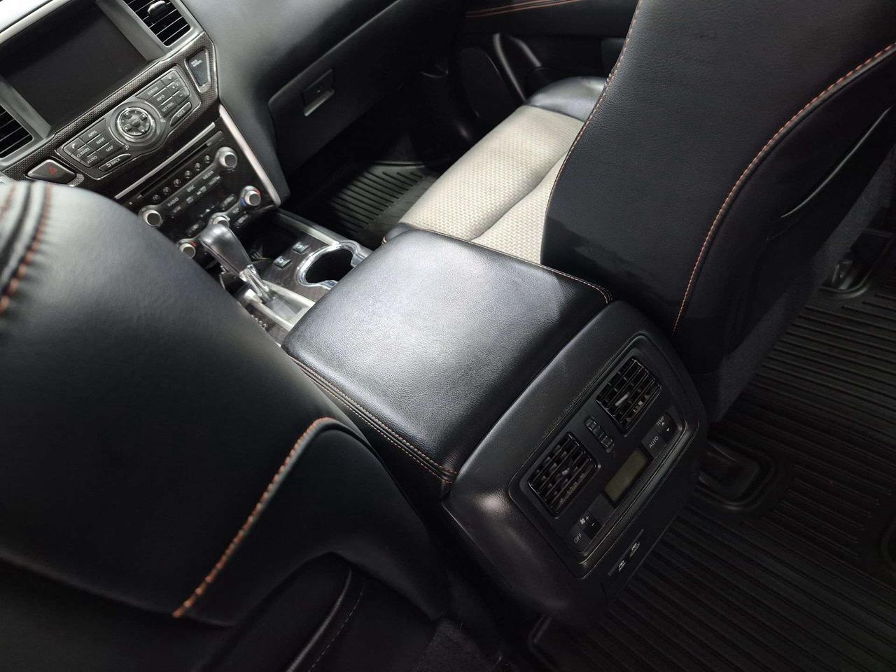 2019 Nissan Pathfinder SV Rockcreek AWD, 7-Seater, Navi, Back Up Cam! Photo
