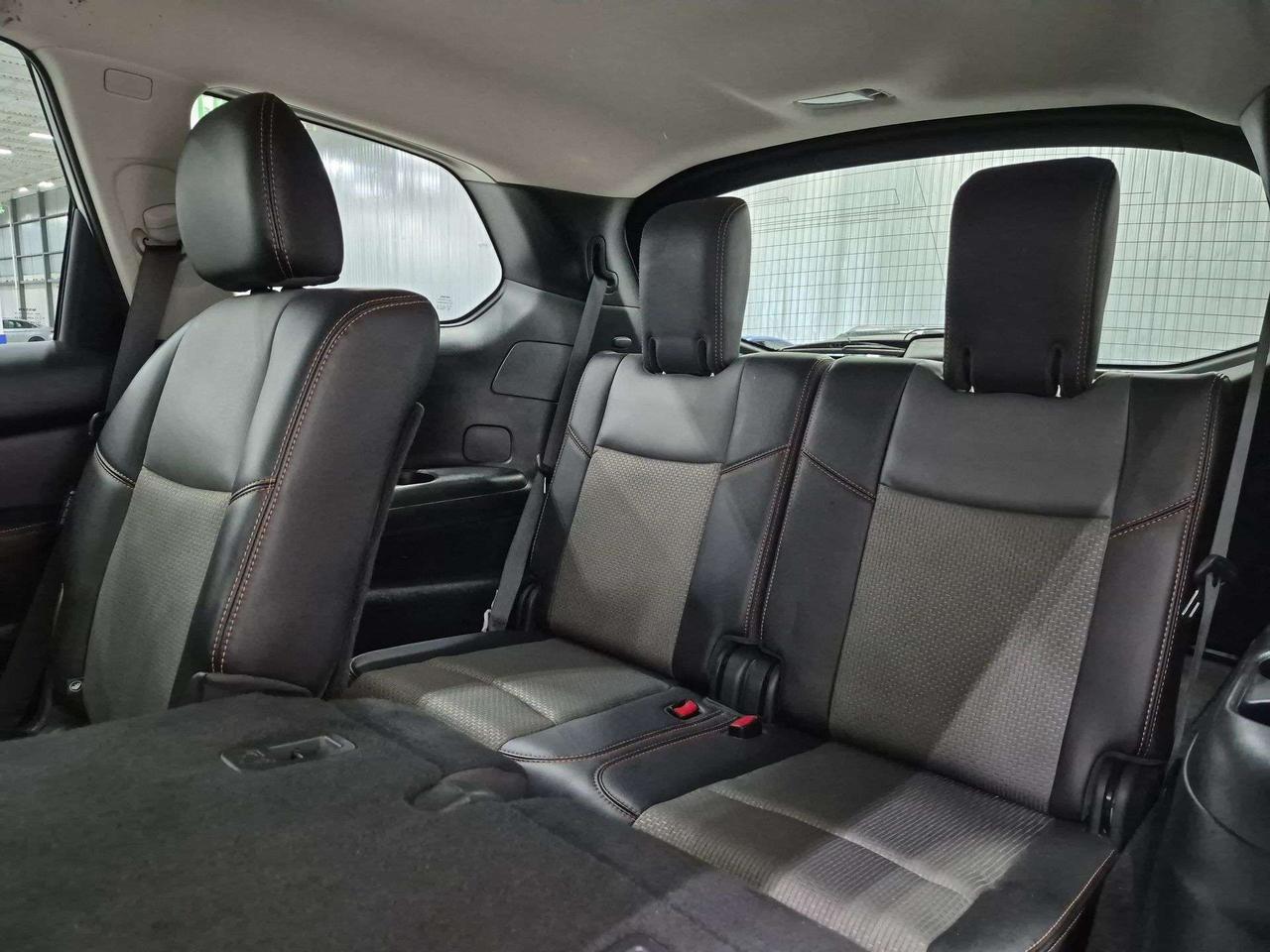 2019 Nissan Pathfinder SV Rockcreek AWD, 7-Seater, Navi, Back Up Cam! Photo