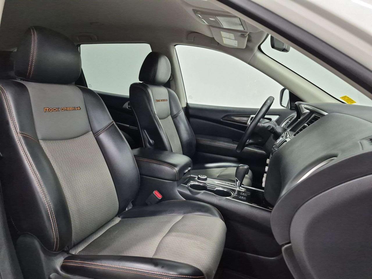 2019 Nissan Pathfinder SV Rockcreek AWD, 7-Seater, Navi, Back Up Cam! Photo