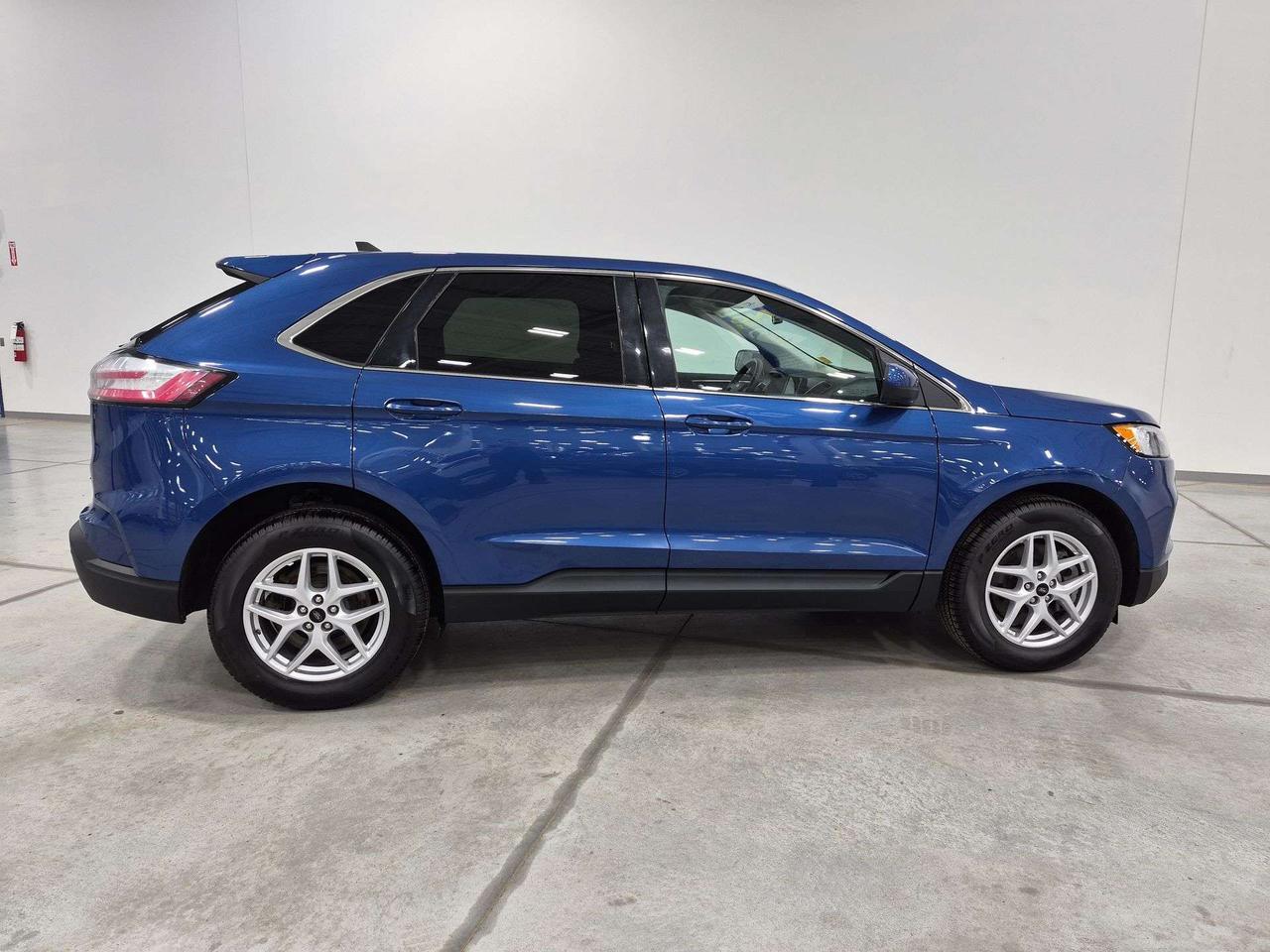 2024 Ford Edge SEL AWD, Back Up Cam, Apple CarPlay! Photo
