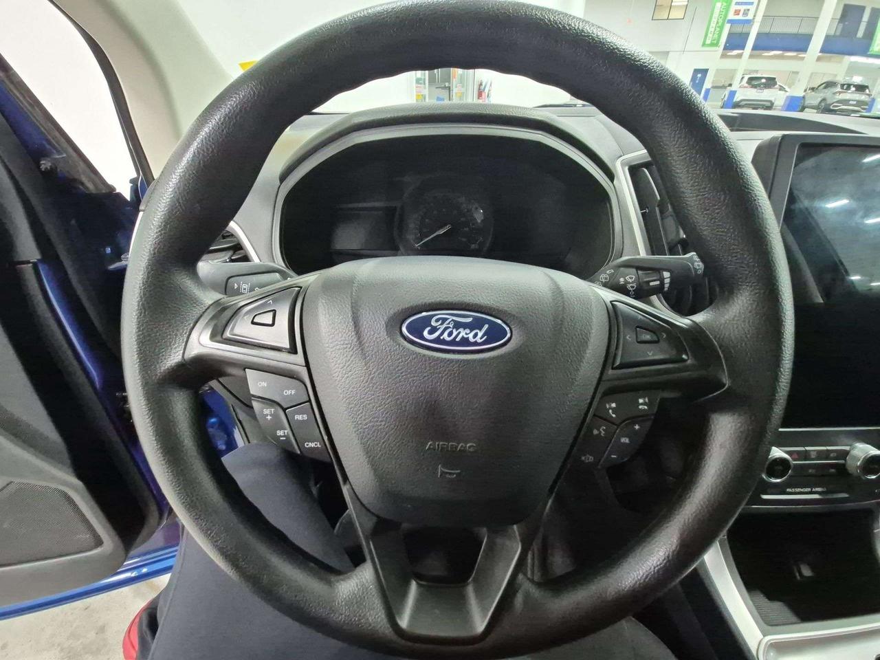 2024 Ford Edge SEL AWD, Back Up Cam, Apple CarPlay! Photo