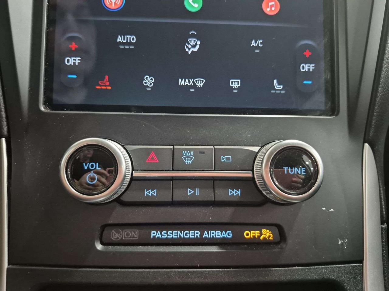 2024 Ford Edge SEL AWD, Back Up Cam, Apple CarPlay! Photo