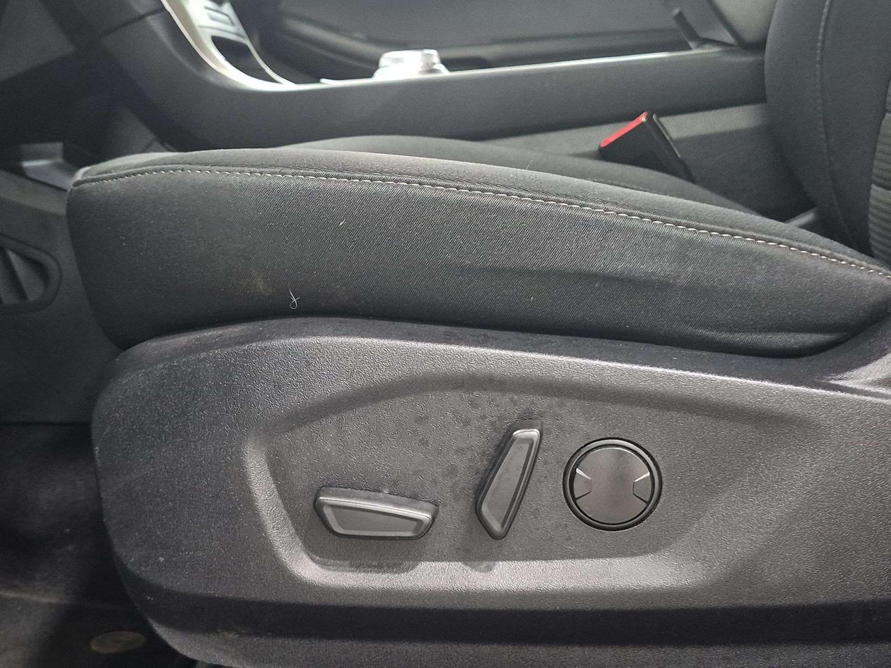 2024 Ford Edge SEL AWD, Back Up Cam, Apple CarPlay! Photo
