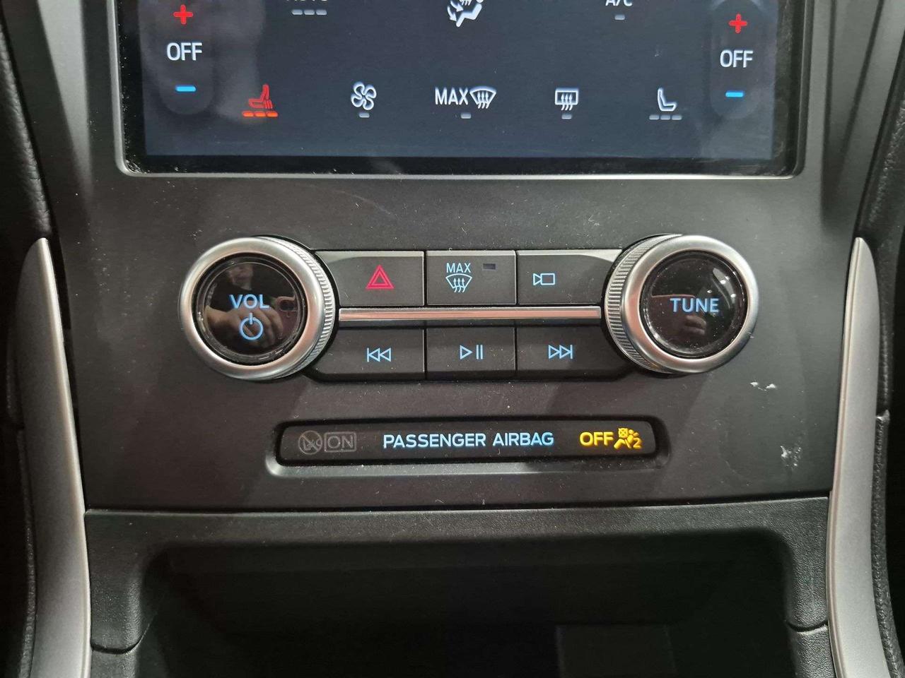 2024 Ford Edge SEL AWD, Back Up Cam, Apple CarPlay! Photo
