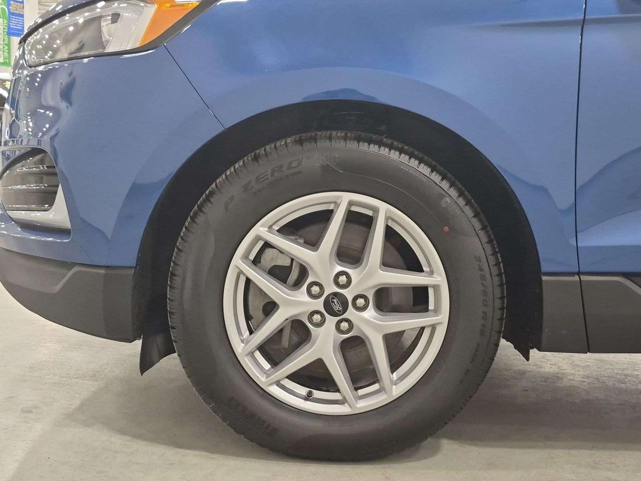 2024 Ford Edge SEL AWD, Back Up Cam, Apple CarPlay! Photo