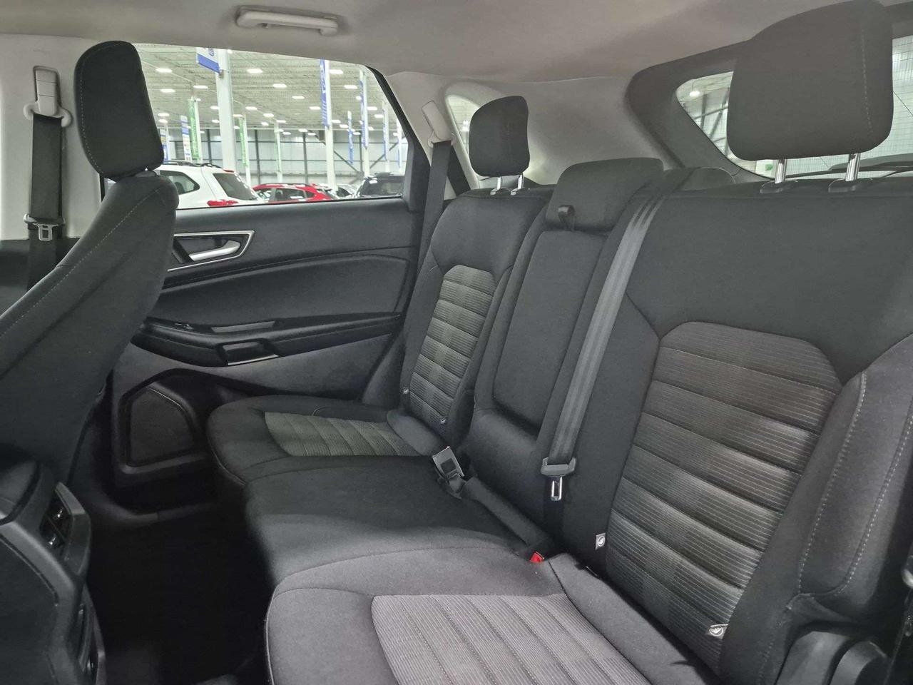 2024 Ford Edge SEL AWD, Back Up Cam, Apple CarPlay! Photo