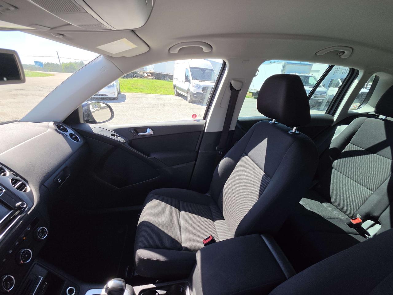 2017 Volkswagen Tiguan Trendline 4D Utility at - P-505672 Photo