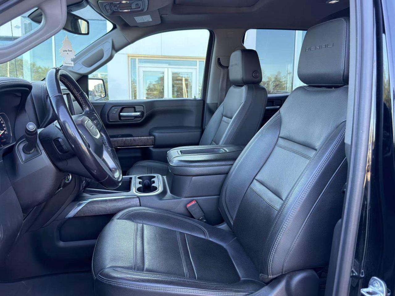 2022 GMC Sierra 1500 4WD Crew Cab 147  Denali Photo