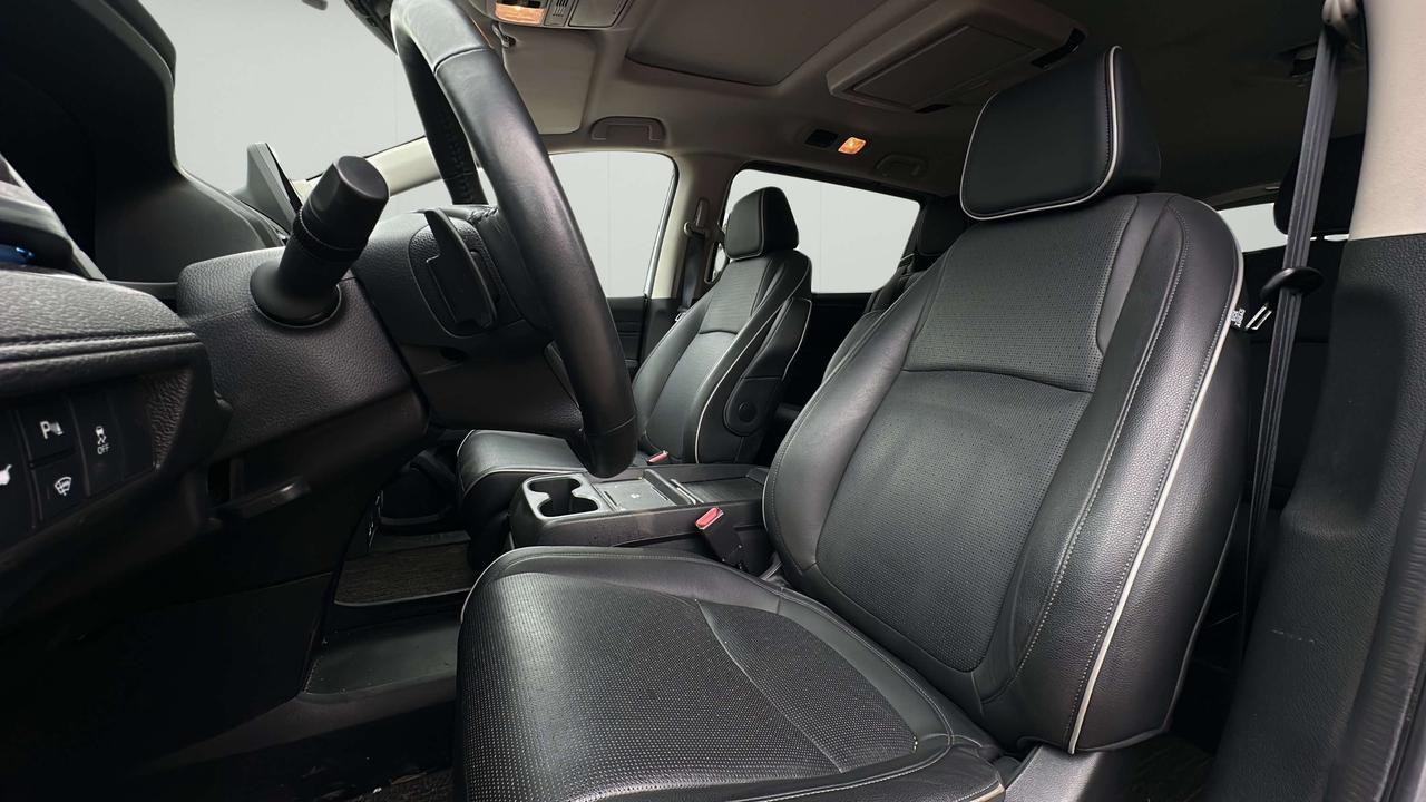 2025 Honda Odyssey Touring Photo