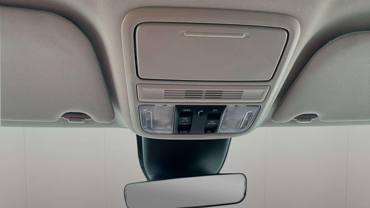 2025 Honda Odyssey Touring Photo