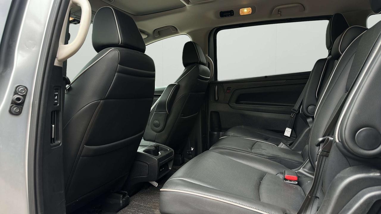 2025 Honda Odyssey Touring Photo