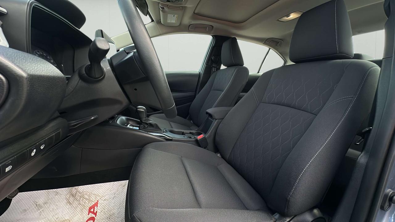 2025 Toyota Corolla LE Photo