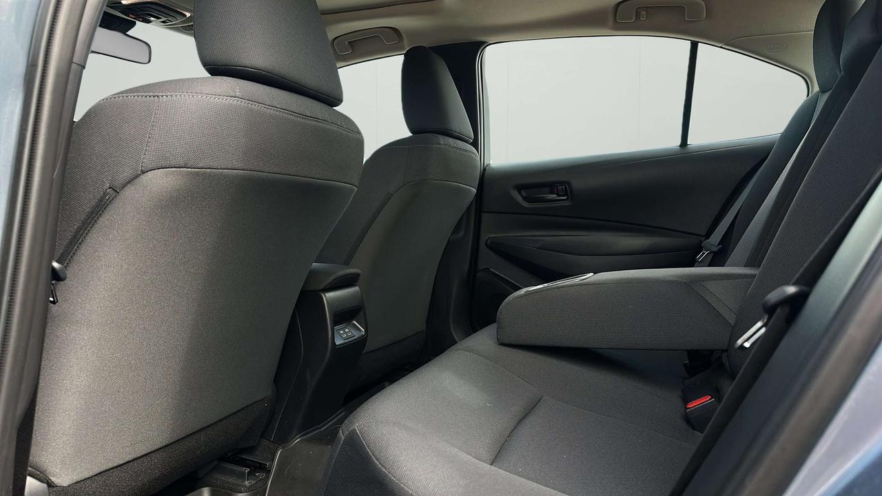 2025 Toyota Corolla LE Photo