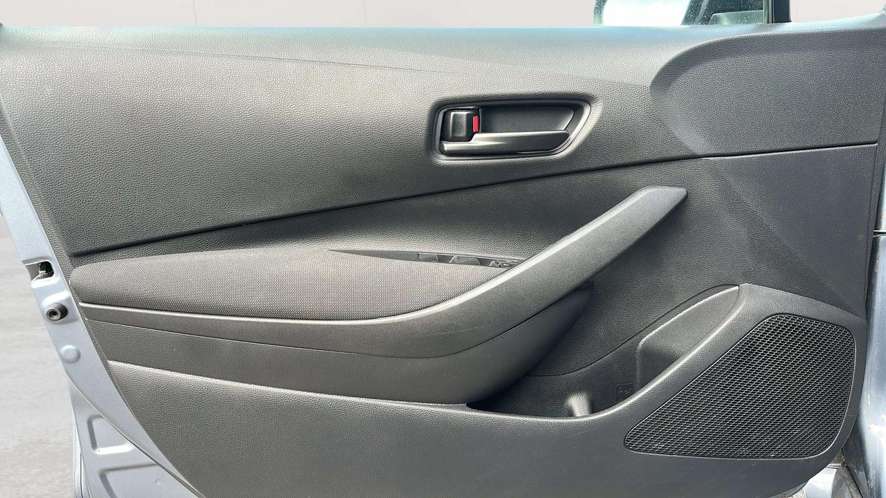 2025 Toyota Corolla LE Photo