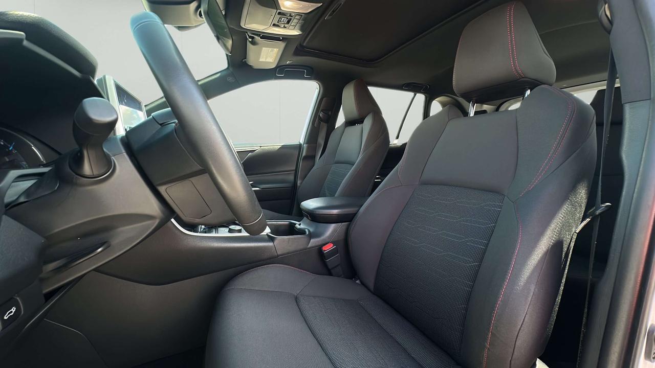 2024 Toyota RAV4 Prime SE Photo