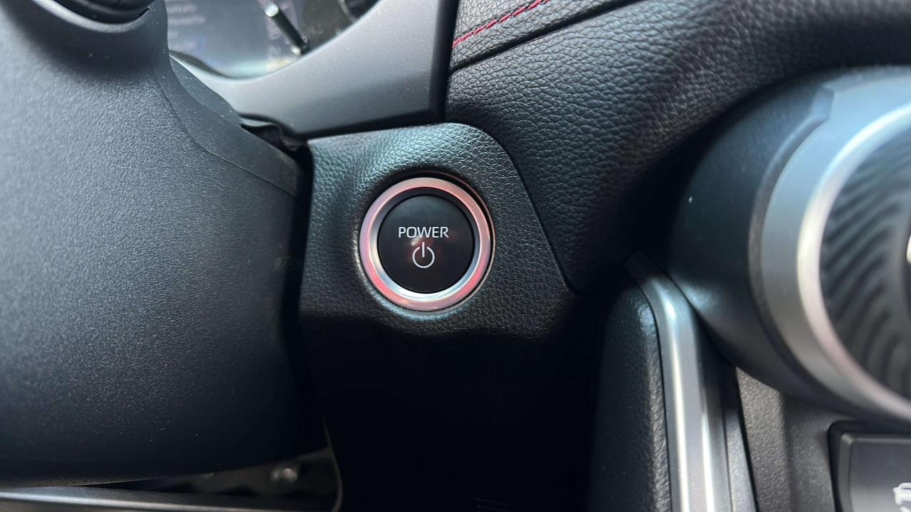 2024 Toyota RAV4 Prime SE Photo