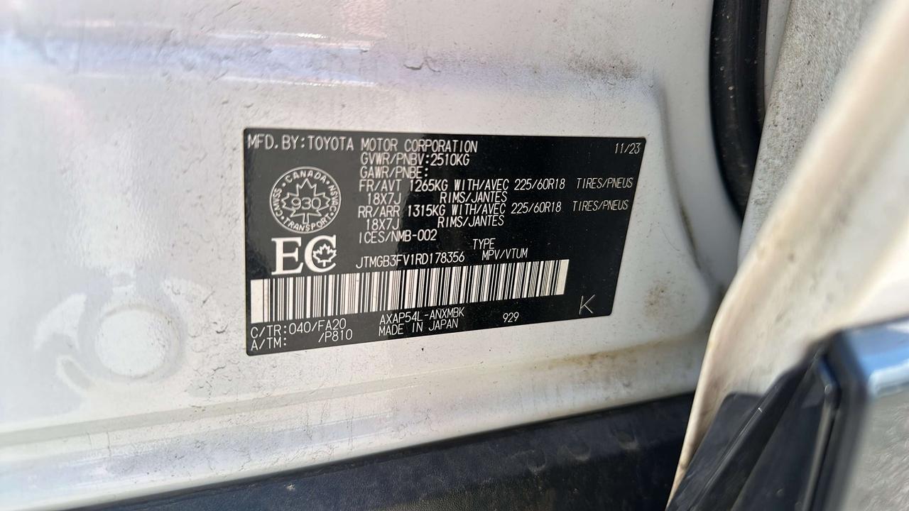 2024 Toyota RAV4 Prime SE Photo