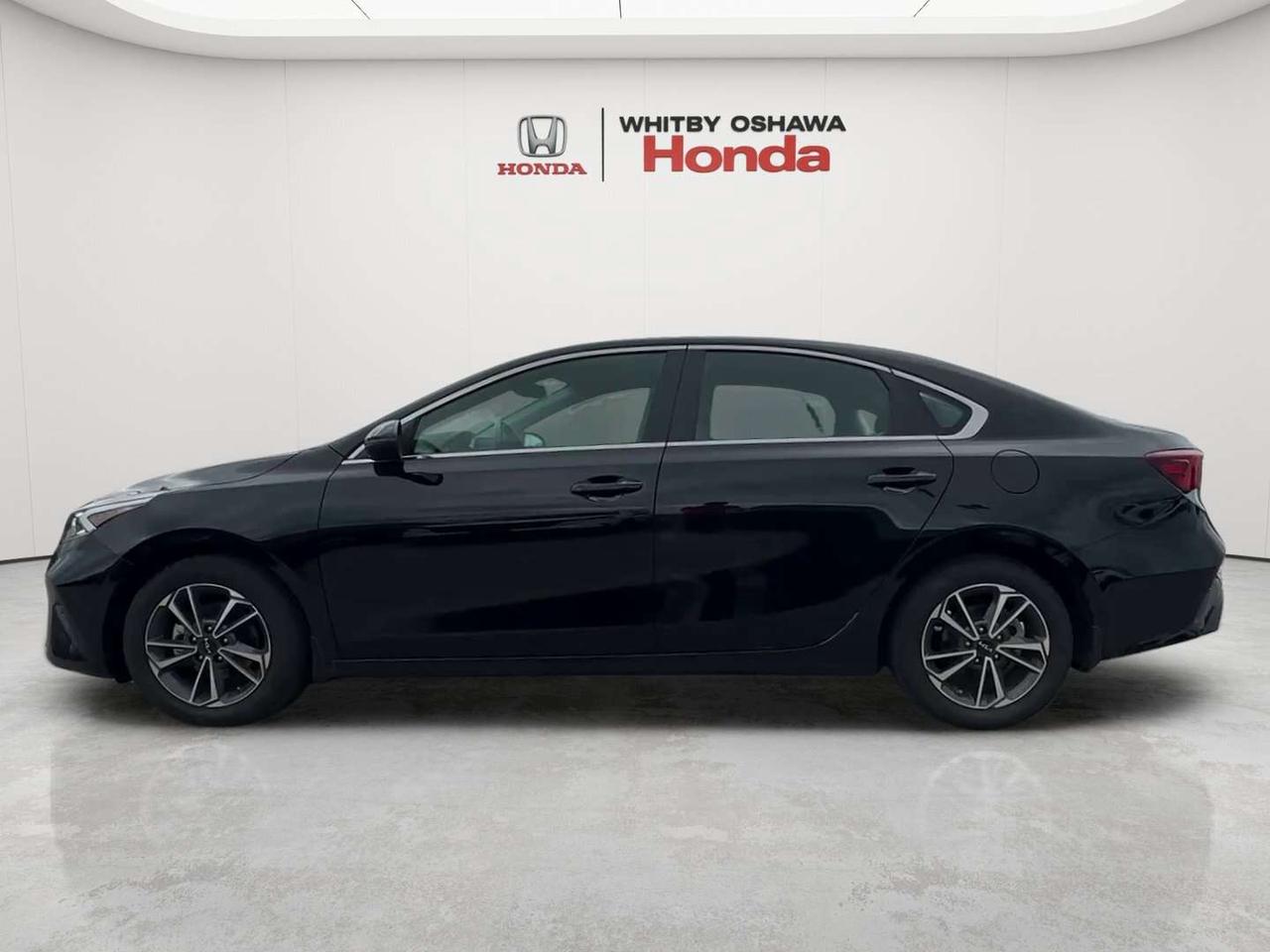 2023 Kia Forte EX Photo2