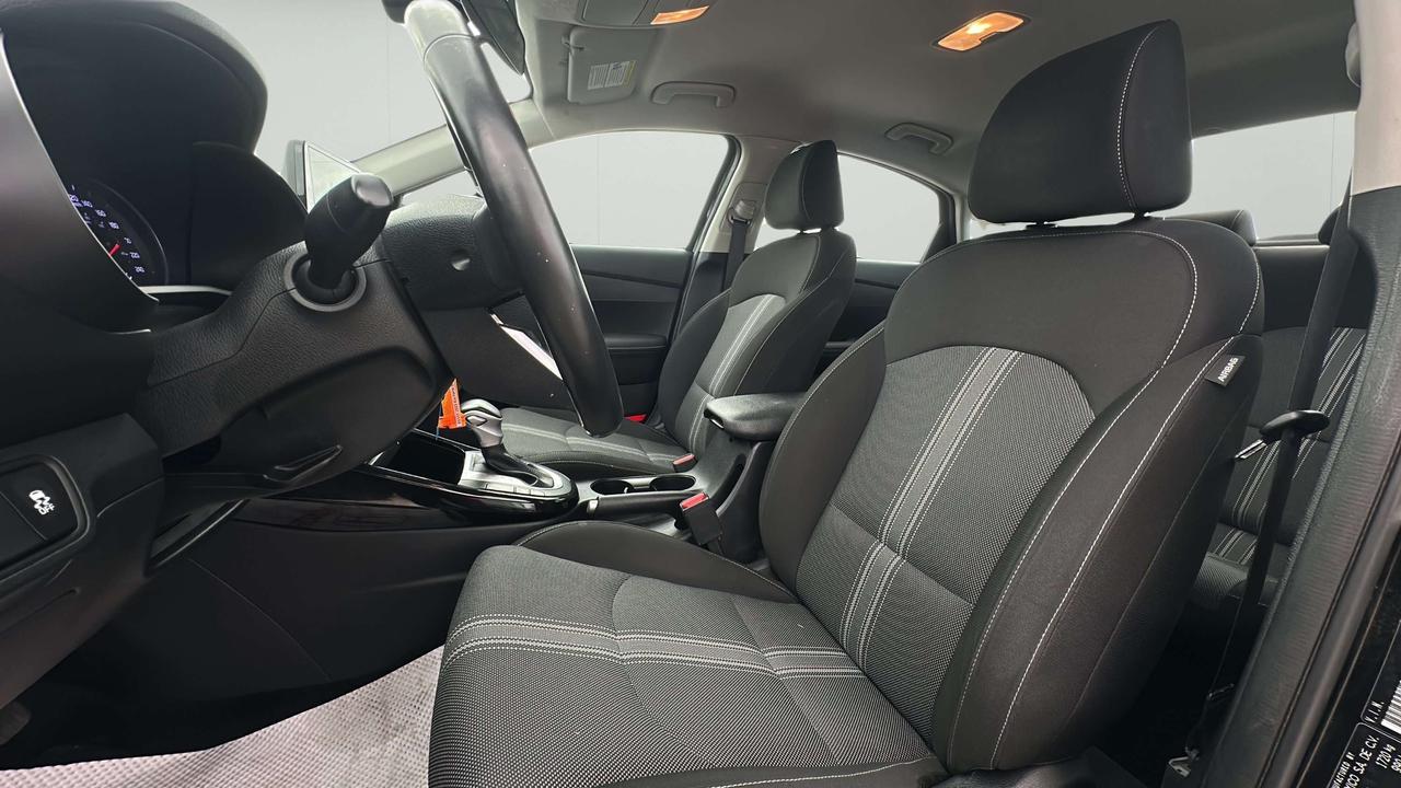 2023 Kia Forte EX Photo