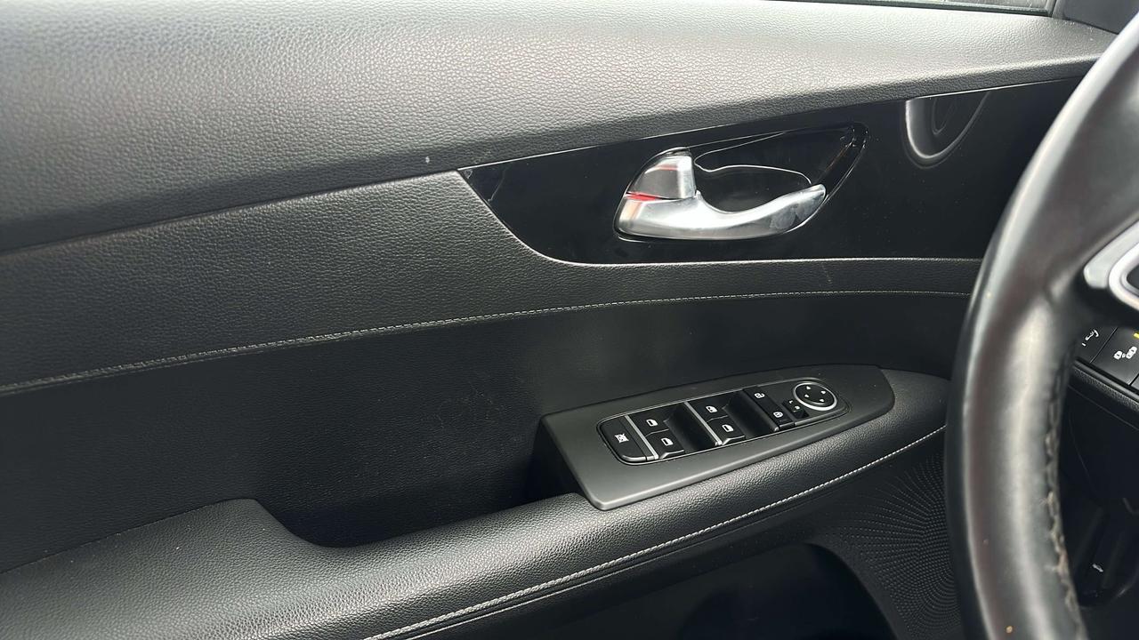 2023 Kia Forte EX Photo