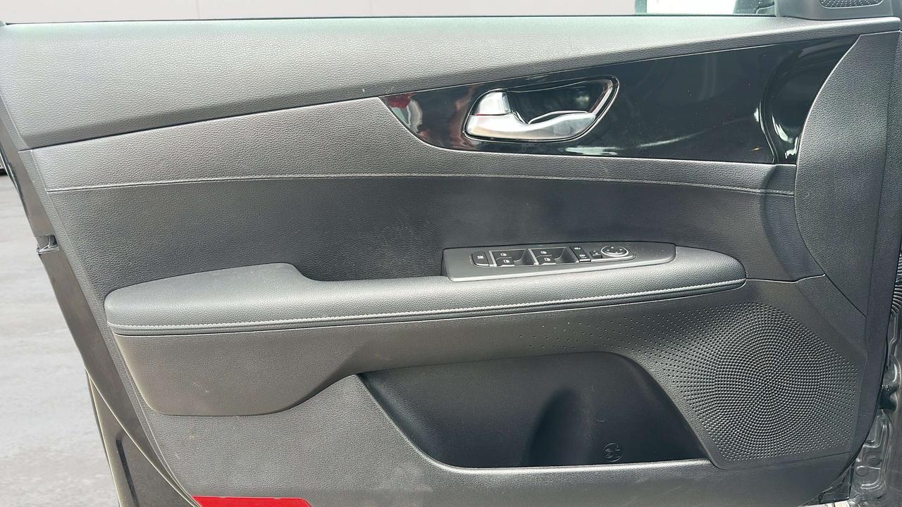 2023 Kia Forte EX Photo