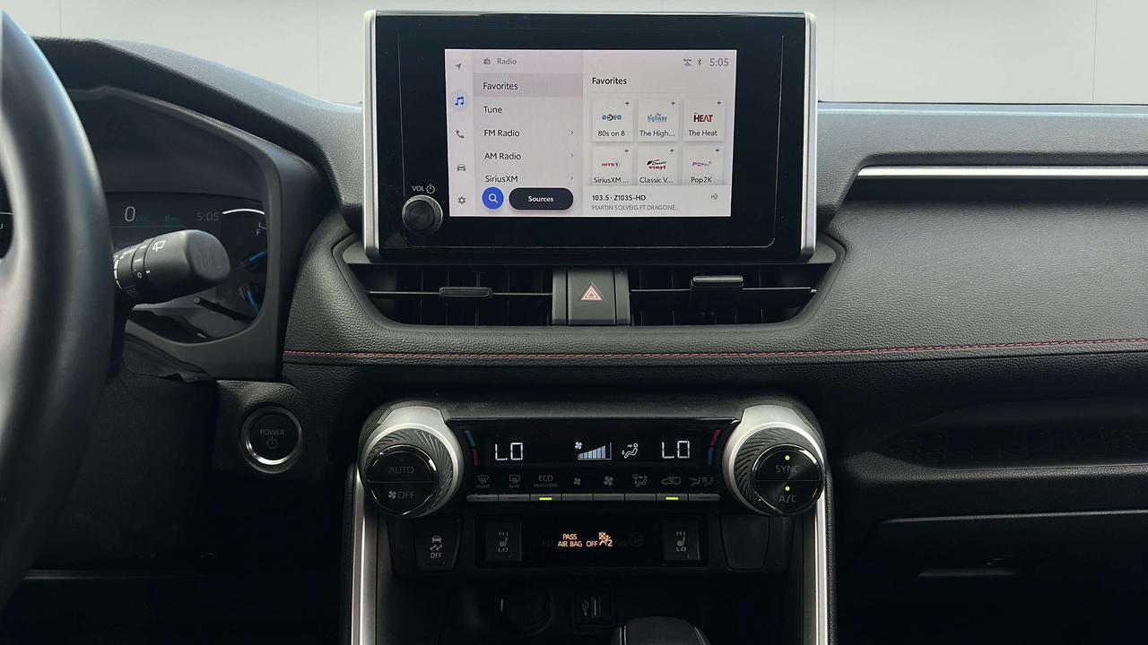 2024 Toyota RAV4 Prime SE Photo