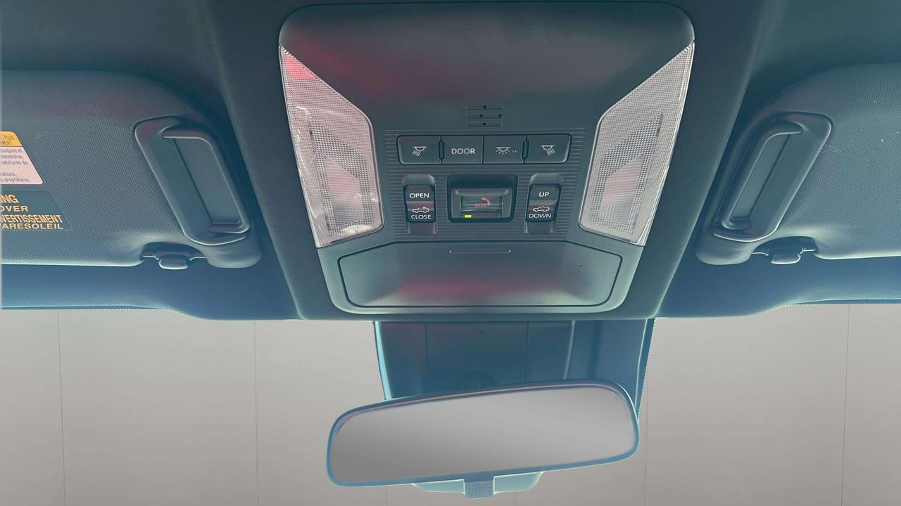 2024 Toyota RAV4 Prime SE Photo