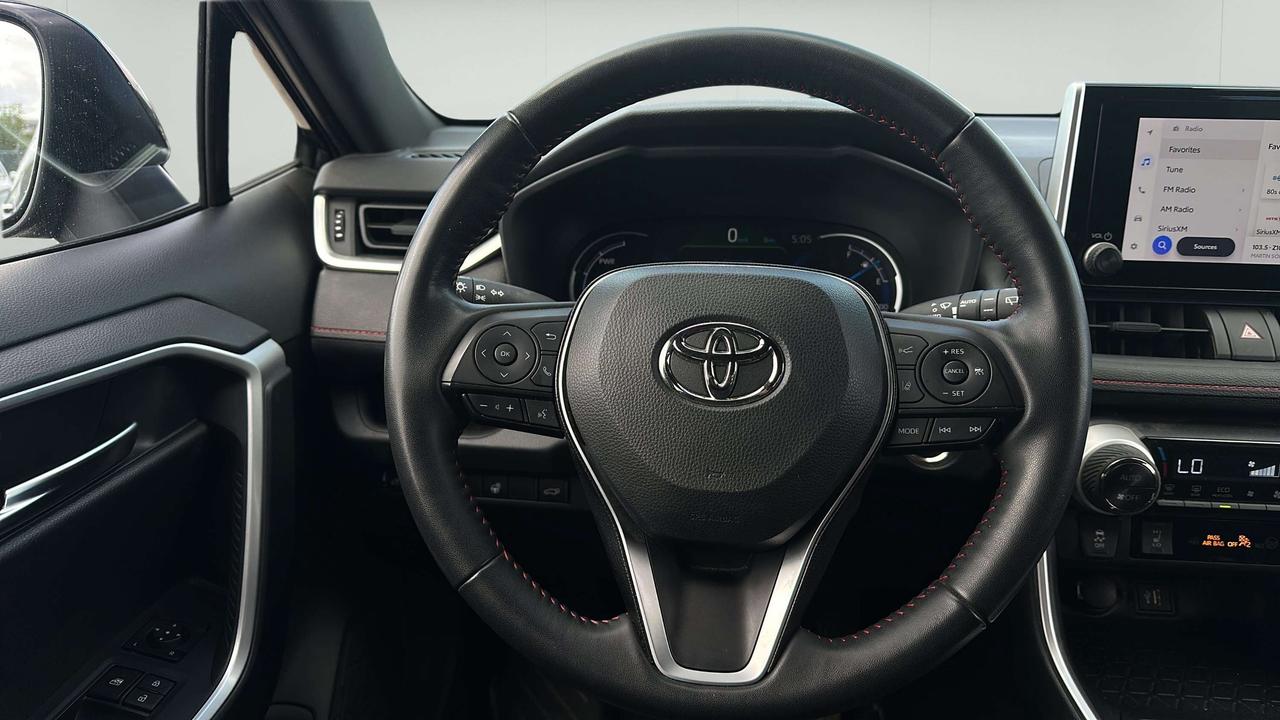 2024 Toyota RAV4 Prime SE Photo