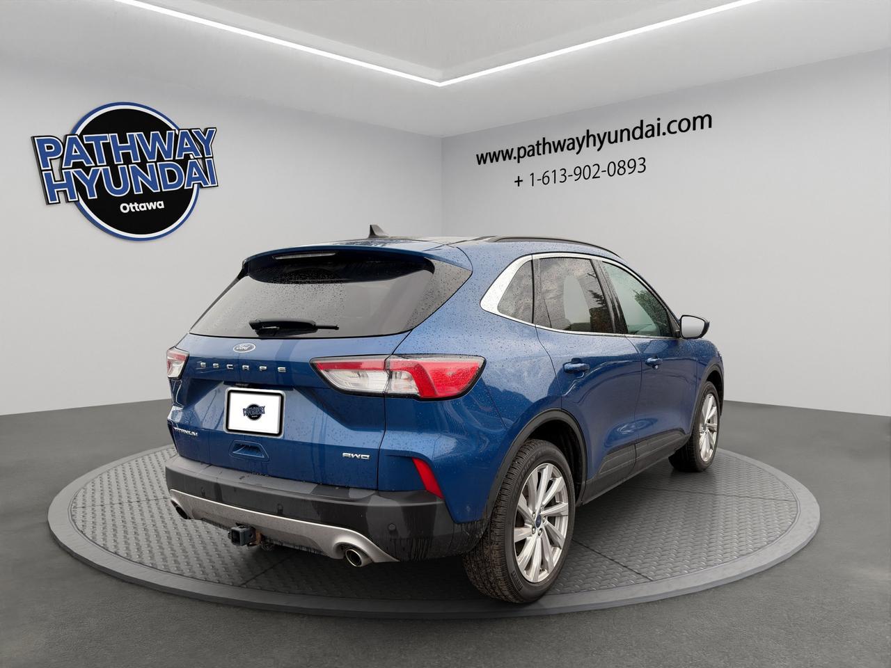 2022 Ford Escape Titanium | Panoramic Sunroof | Heating Steering Wheel | Park Assist | Remote Start | Photo