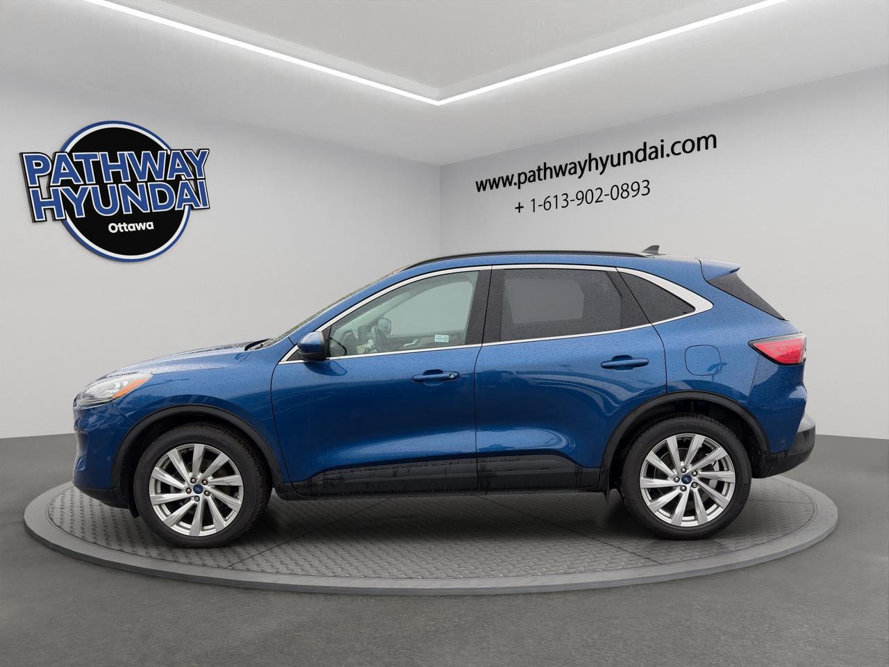 2022 Ford Escape Titanium | Panoramic Sunroof | Heating Steering Wheel | Park Assist | Remote Start | Photo
