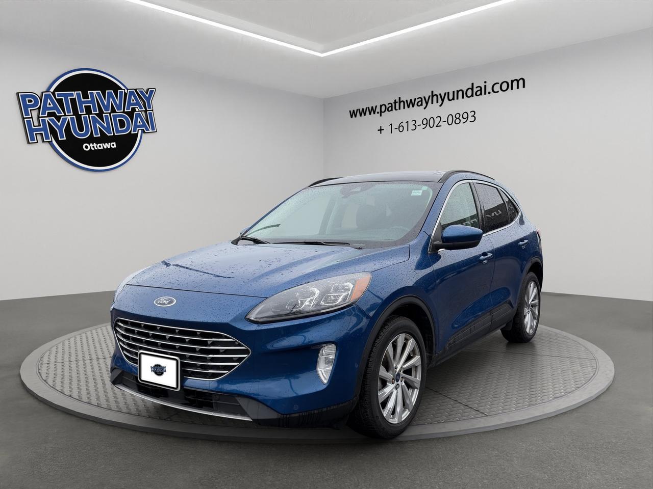 2022 Ford Escape Titanium | Panoramic Sunroof | Heating Steering Wheel | Park Assist | Remote Start | Photo