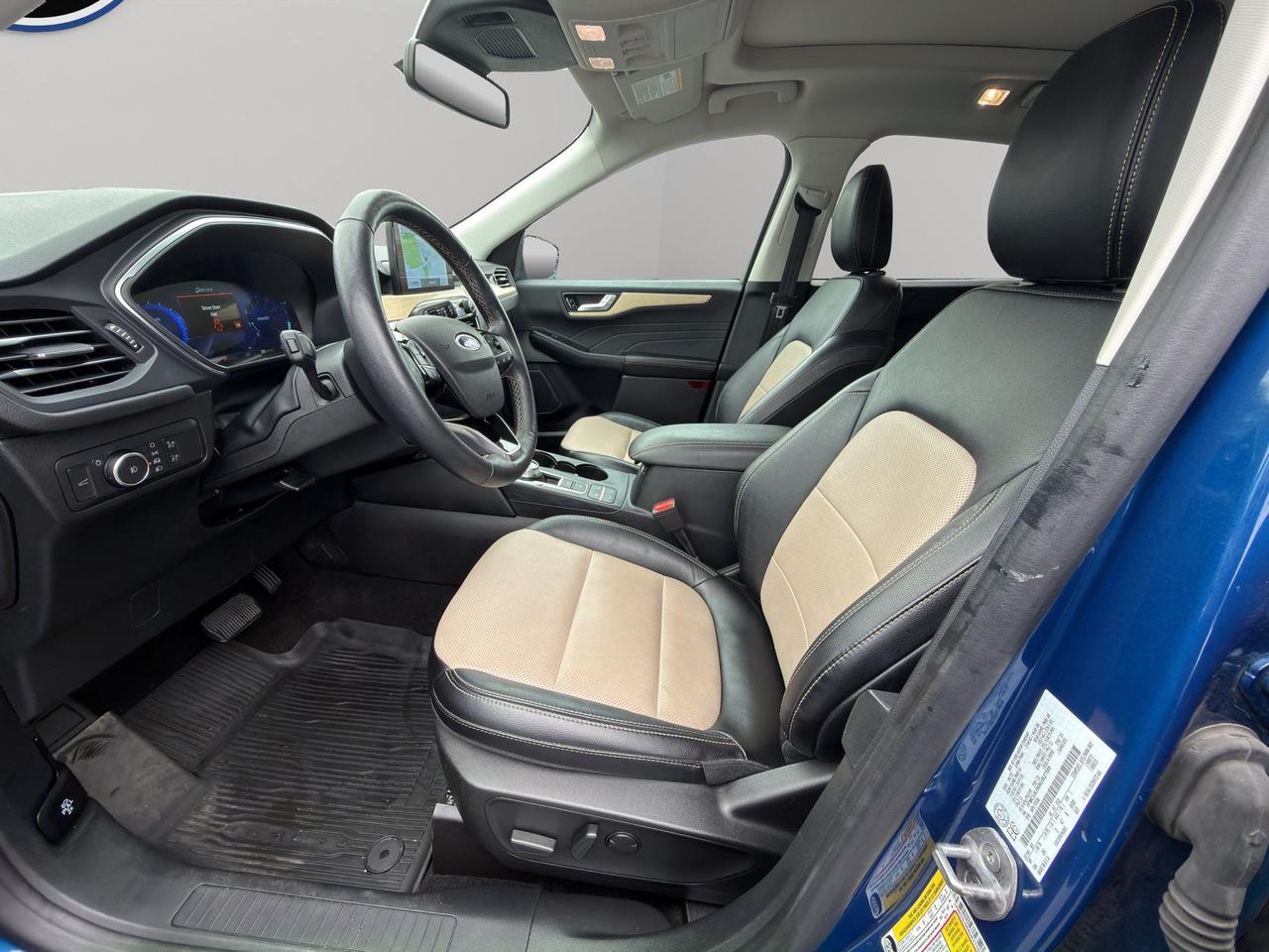 2022 Ford Escape Titanium | Panoramic Sunroof | Heating Steering Wheel | Park Assist | Remote Start | Photo