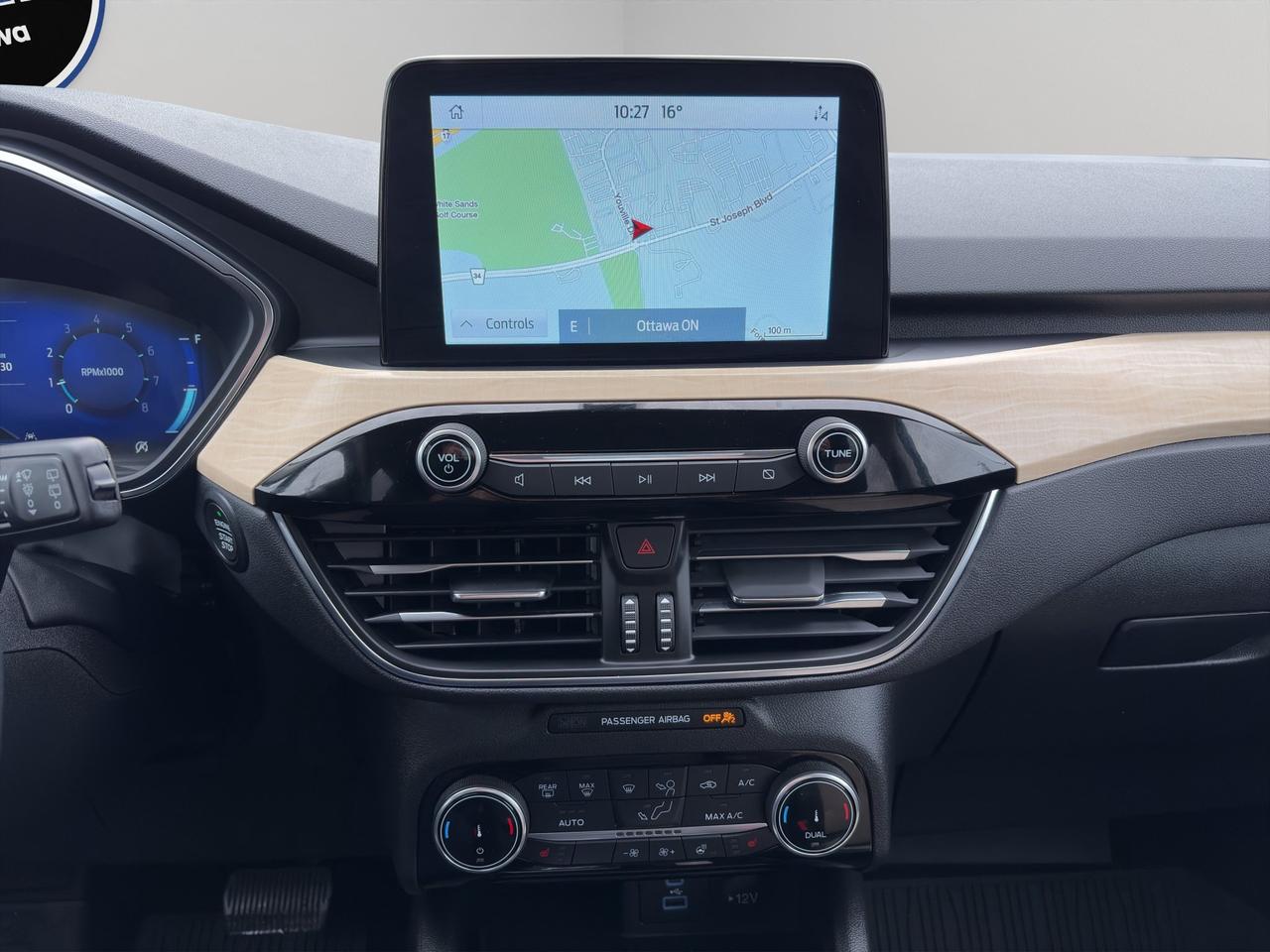 2022 Ford Escape Titanium | Panoramic Sunroof | Heating Steering Wheel | Park Assist | Remote Start | Photo
