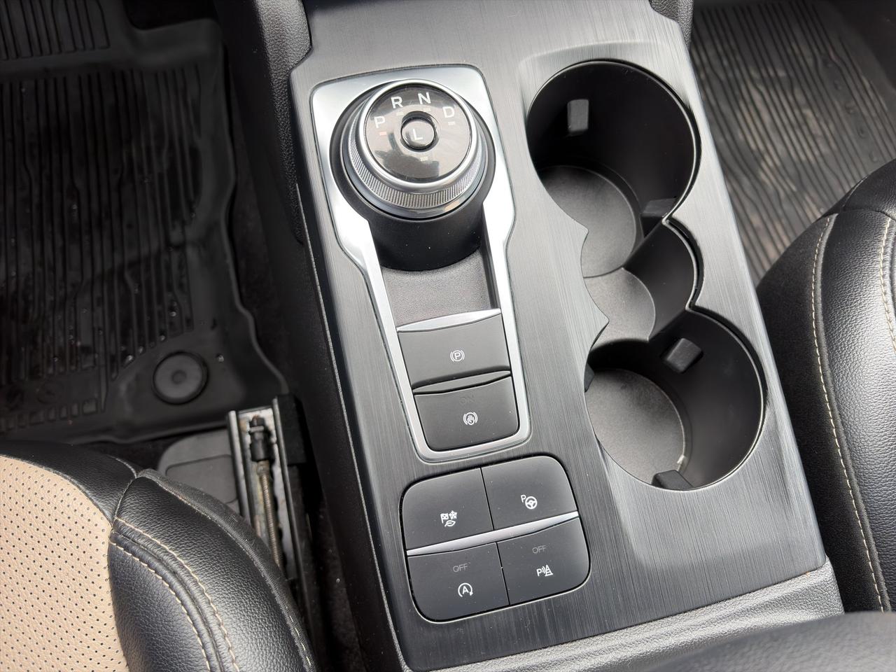 2022 Ford Escape Titanium | Panoramic Sunroof | Heating Steering Wheel | Park Assist | Remote Start | Photo