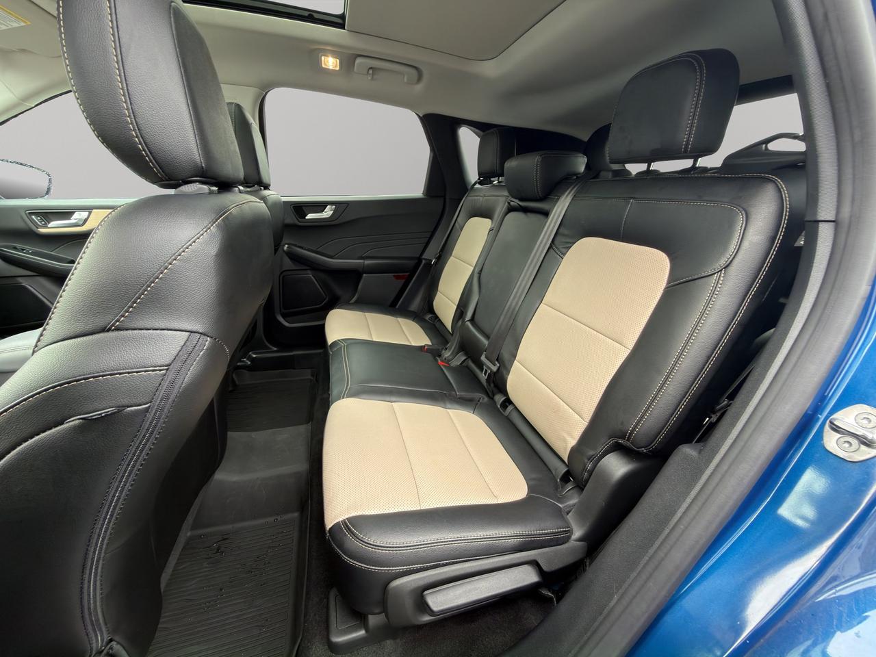2022 Ford Escape Titanium | Panoramic Sunroof | Heating Steering Wheel | Park Assist | Remote Start | Photo