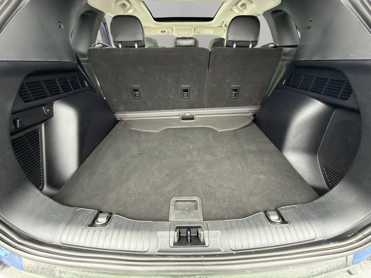2022 Ford Escape Titanium | Panoramic Sunroof | Heating Steering Wheel | Park Assist | Remote Start | Photo