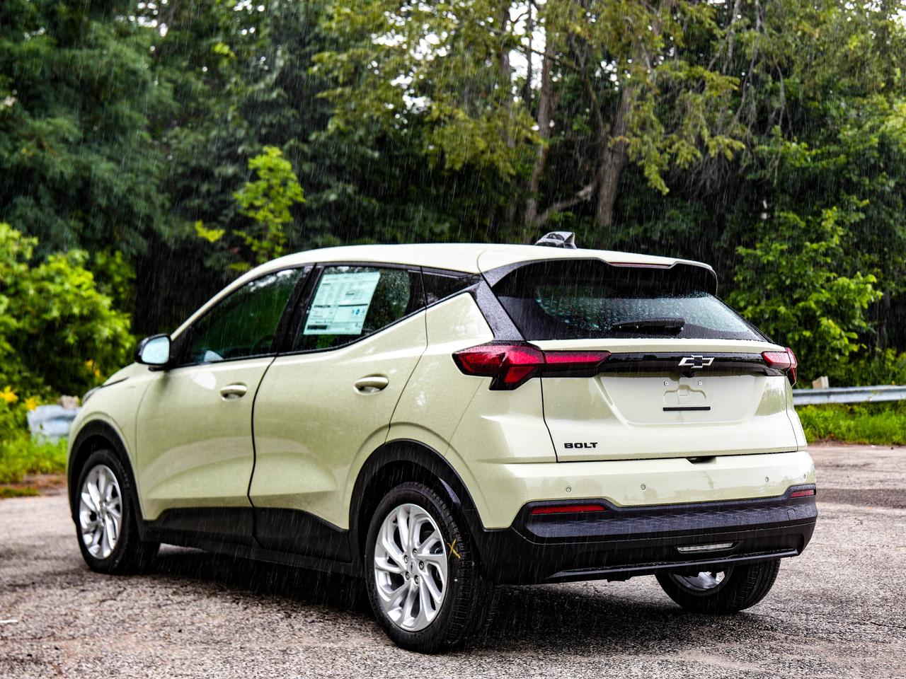2027 Chevrolet Bolt LT Photo