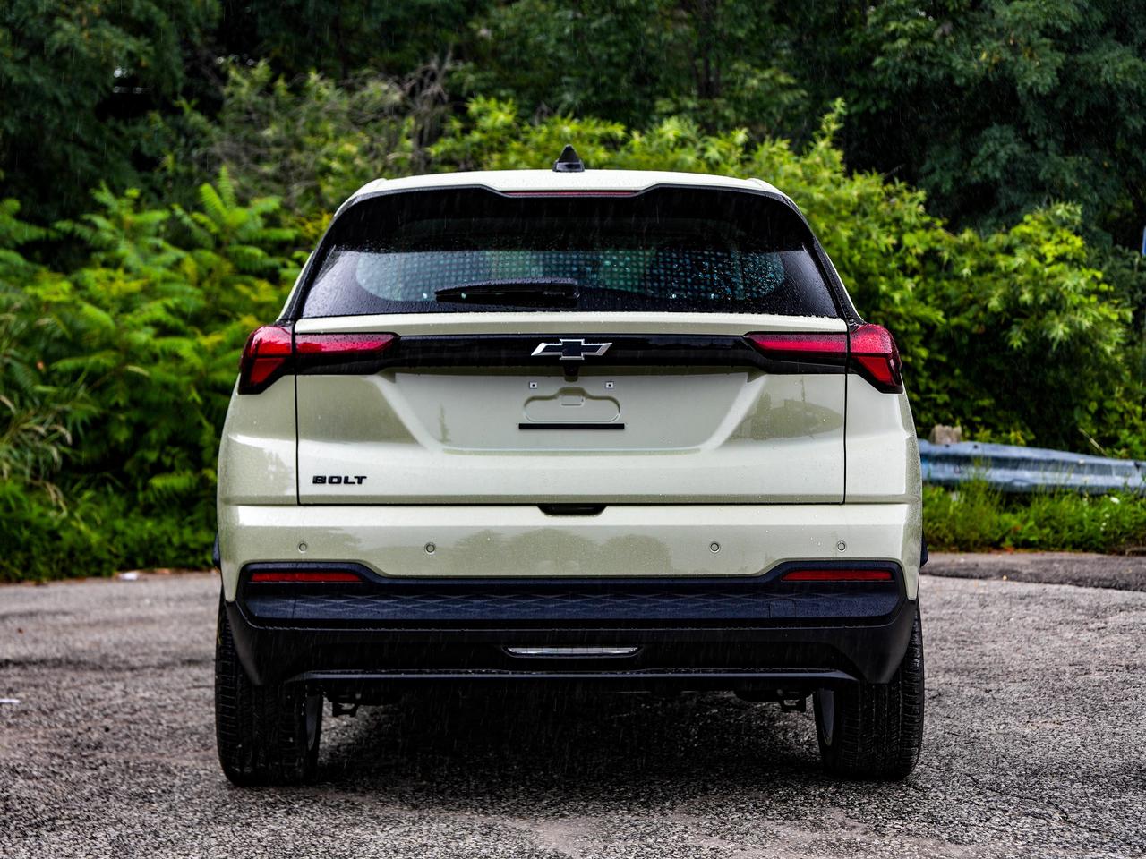 2027 Chevrolet Bolt LT Photo