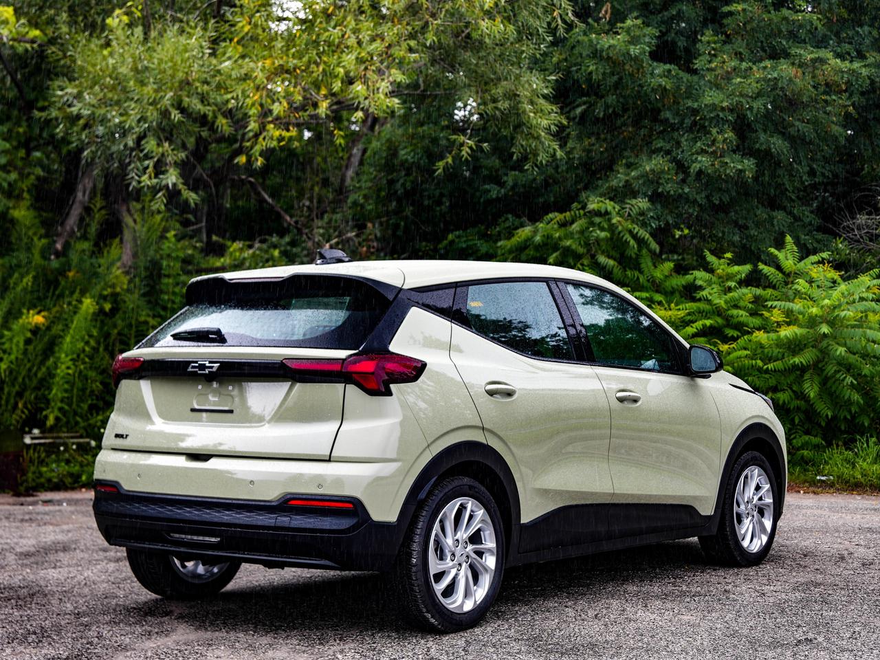 2027 Chevrolet Bolt LT Photo