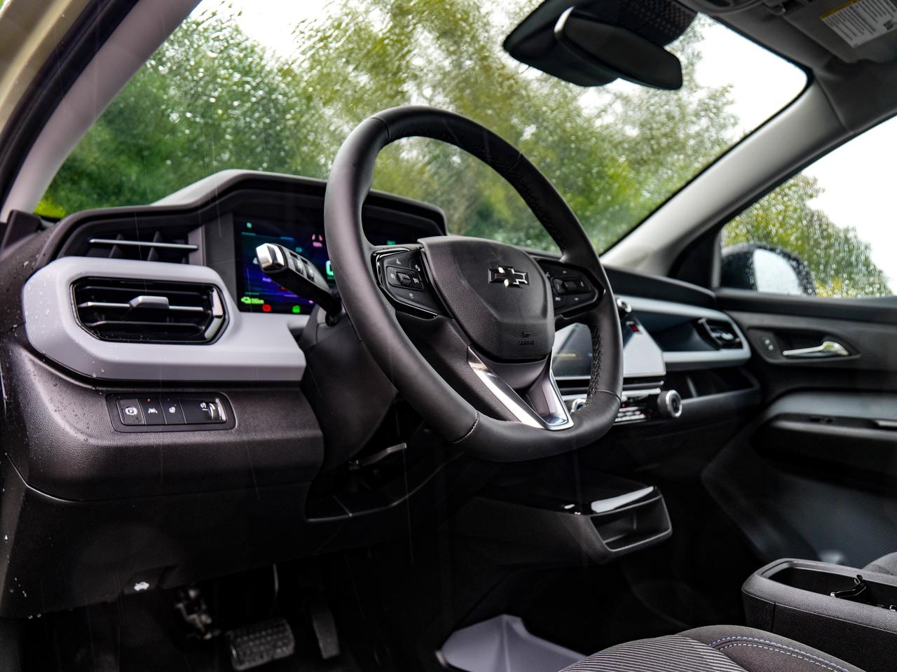 2027 Chevrolet Bolt LT Photo
