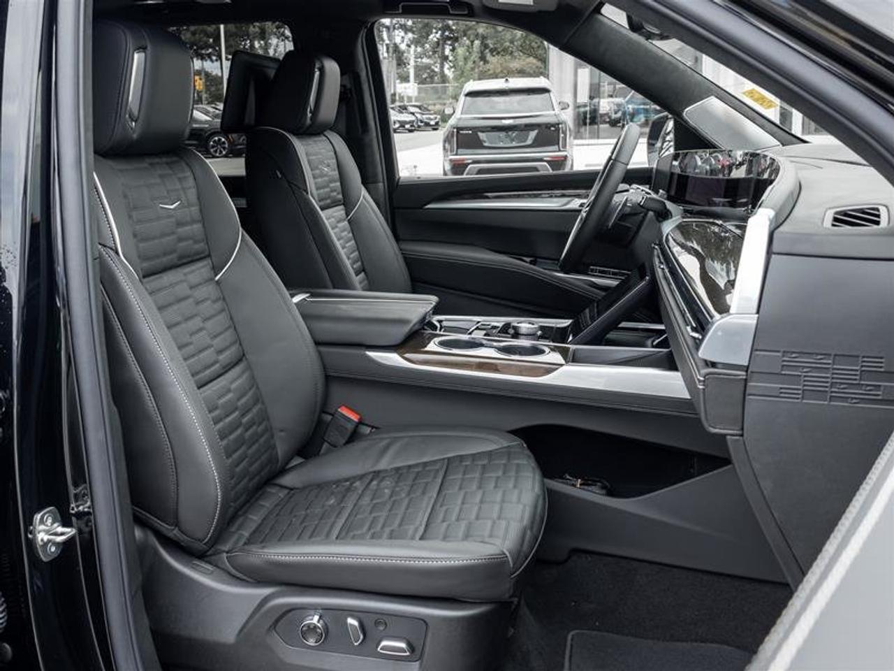 2026 Cadillac Escalade Platinum Sport Photo