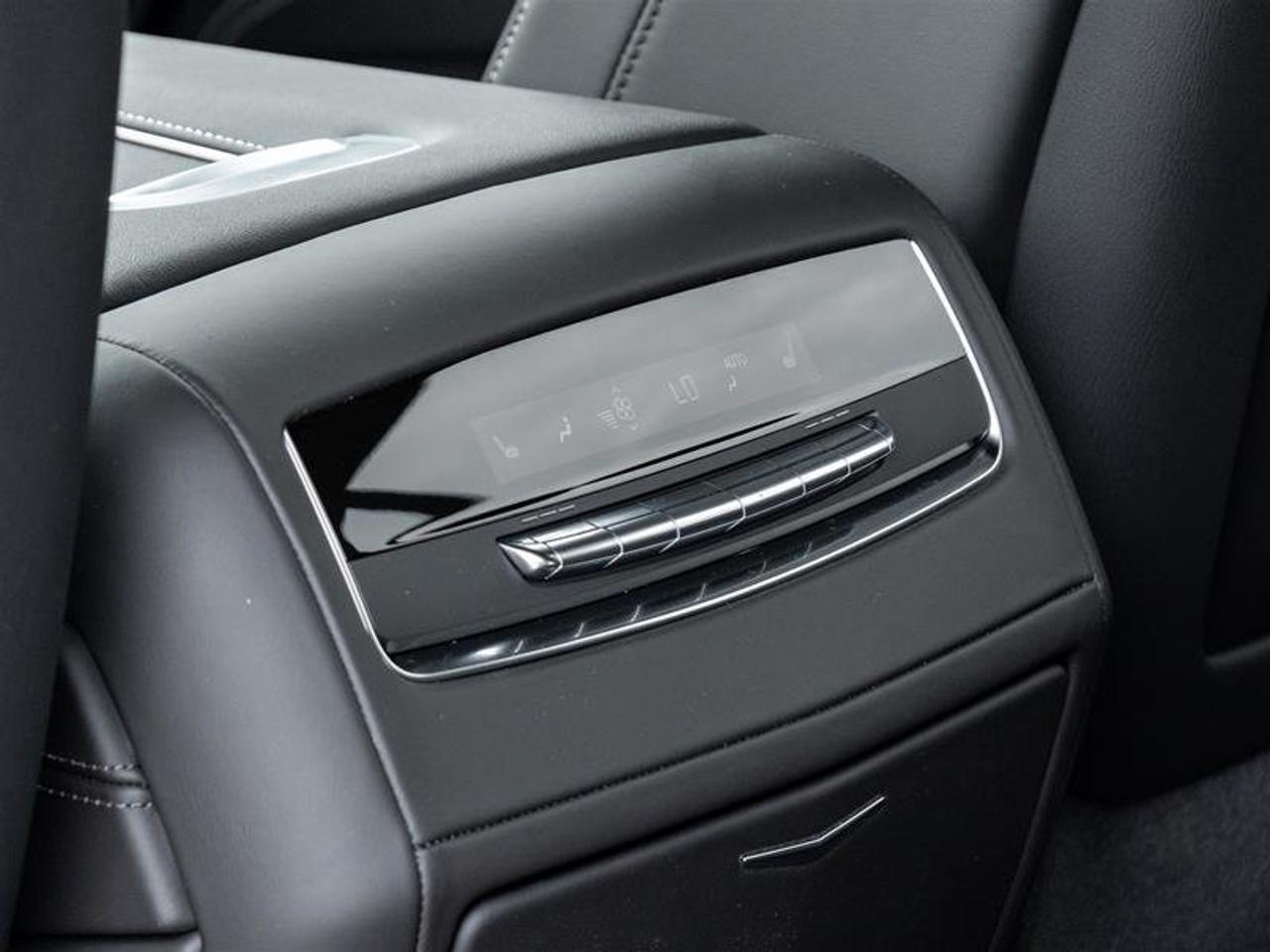 2026 Cadillac Escalade Platinum Sport Photo