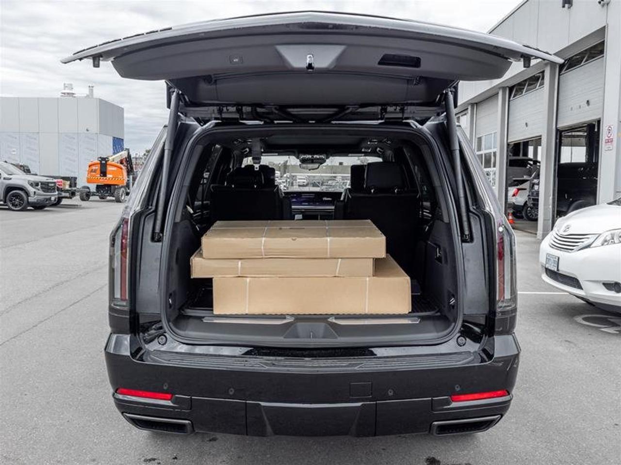 2026 Cadillac Escalade Platinum Sport Photo