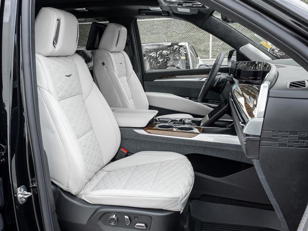 2026 Cadillac Escalade Platinum Sport Photo