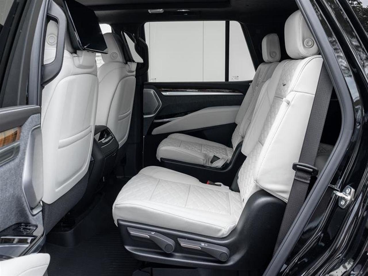 2026 Cadillac Escalade Platinum Sport Photo